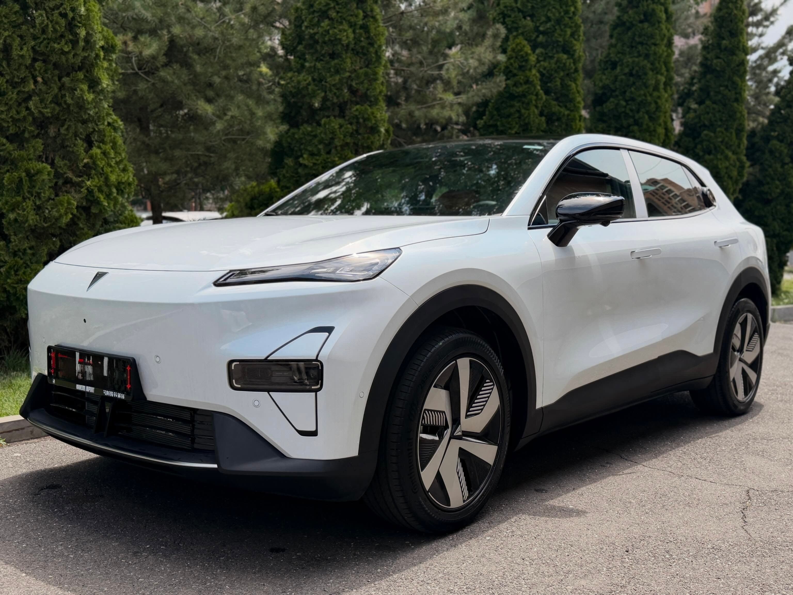 Deepal S05 REEV — front three-quarter exterior