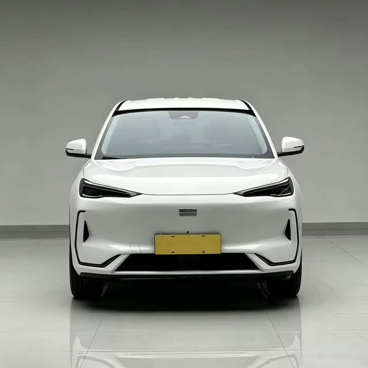 Geely Galaxy E5 — straight front exterior